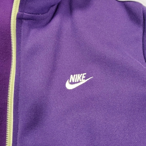 Nike purple running jacket - Picture 7 of 7